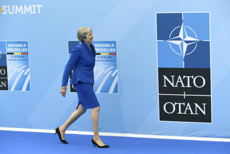 MAY VAI ENVIAR MAIS 440 SOLDADOS PARA A MISSÃO DA NATO NO AFEGANISTÃO