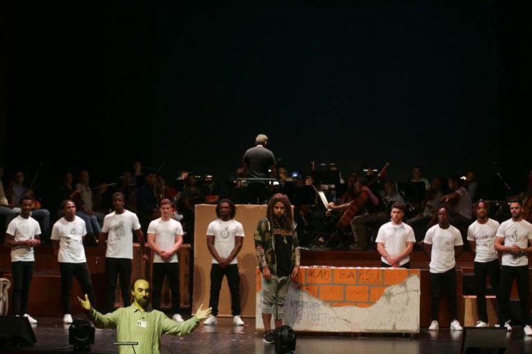 ÓPERA JUNTA NA GULBENKIAN JOVENS RECLUSOS, MÚSICOS E CANTORES PROFISSIONAIS