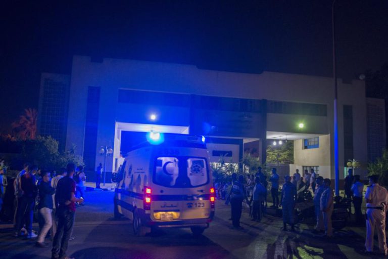 EXPLOSÃO NO CAIRO CAUSA PELO MENOS 12 FERIDOS