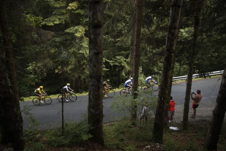 ALAPHILLIPPE VENCE PRIMEIRA ETAPA DE MONTANHA DO TOUR E VAN AVERMAET REFORÇA LIDERANÇA