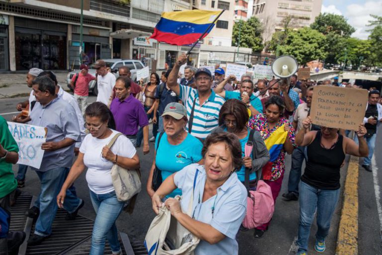 VENEZUELA: FMI PREVÊ QUEDA DE 18% DO PIB E INFLAÇÃO DE 1.000.000% ATÉ FINAL DO ANO