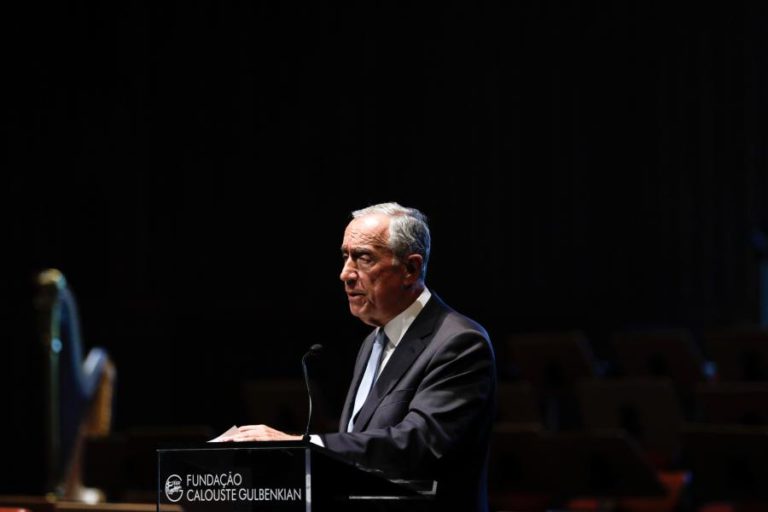 PRESIDENTE ALERTA QUE É PRECISO “LEVAR A SÉRIO” CRISE ECONÓMICA NA COMUNICAÇÃO SOCIAL