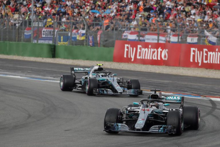 LEWIS HAMILTON VENCE GP DA ALEMANHA E ASSUME LIDERANÇA DO MUNDIAL DE FÓRMULA 1