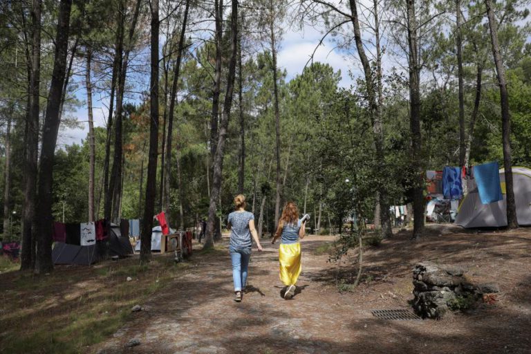 MAU TEMPO, MÁ PREVISÃO METEOROLÓGICA E ALOJAMENTO LOCAL BAIXAM TURISTAS NO CAMPISMO