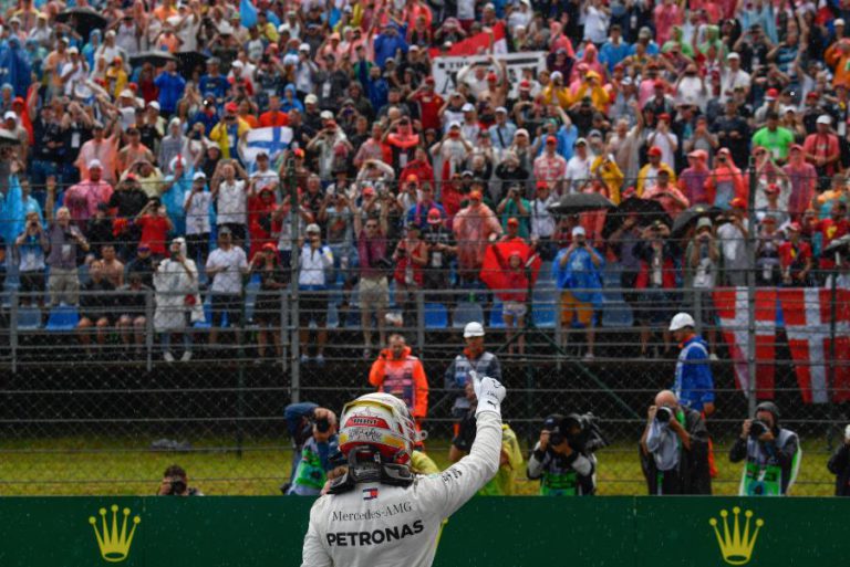 HAMILTON ASSEGURA 77.ª ‘POLE’ DA CARREIRA NO CIRCUITO DE HUNGARORING