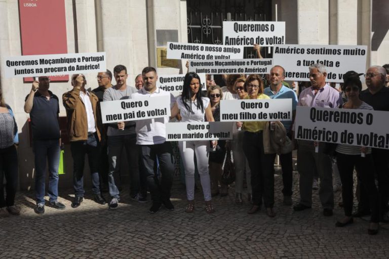 CERCA DE MEIA CENTENA DE PESSOAS NA VIGÍLIA DE PORTUGUÊS RAPTADO EM MOÇAMBIQUE