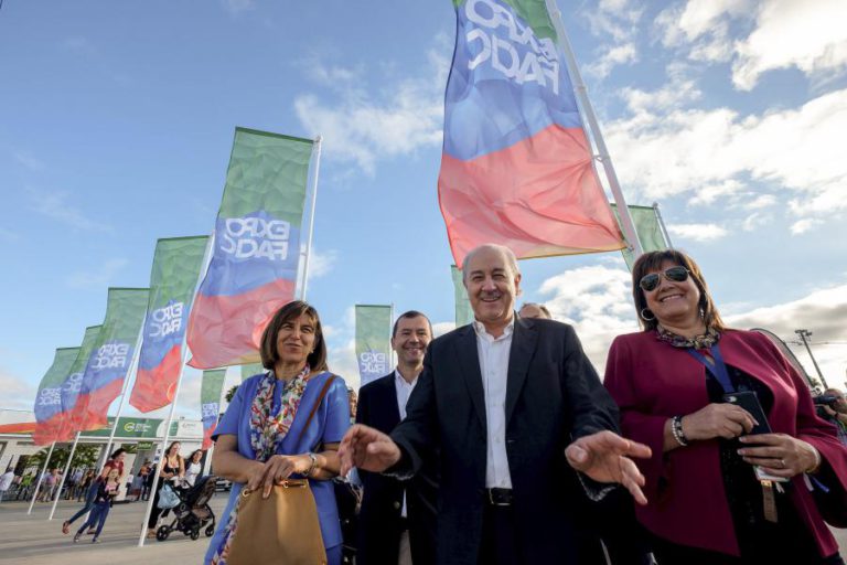 RIO DIZ QUE BAIXA DO DESEMPREGO É POSITIVA MAS À CUSTA DE BAIXOS SALÁRIOS