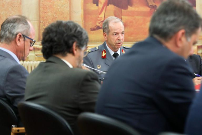 TANCOS: AMBIENTE TENSO EM COMISSÃO ONDE GENERAL NÃO SABIA O QUE ESTAVA “ALI A FAZER”