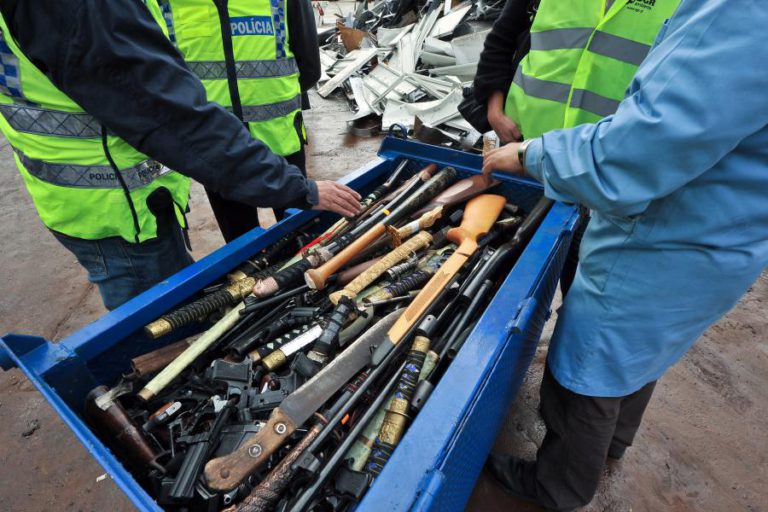 TRÁFICO DE ARMAS, DE DROGAS E DE SERES HUMANOS REGISTAM “LIGEIRA SUBIDA” EM ANGOLA