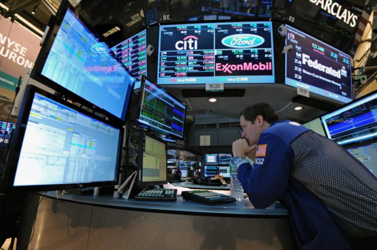 WALL STREET FECHA SEM RUMO MESMO COM CAPITALIZAÇÃO DA APPLE A SUPERAR UM BILIÃO USD