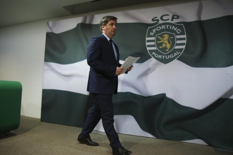 BRUNO DE CARVALHO CONTINUA SEM FORMALIZAR LISTA