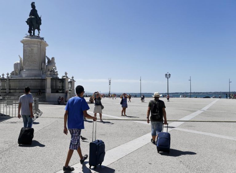 ALOJAMENTO TURÍSTICO DESVALORIZA “FALTA DE BOM TEMPO” COM EXPECTATIVA DE VERÃO PROLONGADO