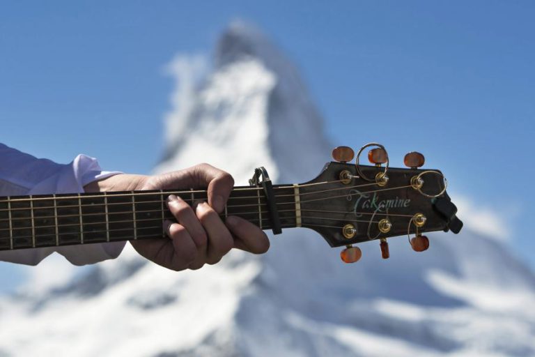 GRUPO “FADO CLANDESTINO” VAI LANÇAR DISCO COM FADOS EM PORTUGUÊS E FRANCÊS