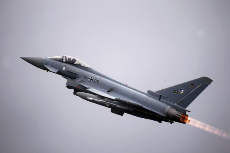 CAÇA ESPANHOL DISPARA ACIDENTALMENTE MÍSSIL EM TREINO MILITAR NA ESTÓNIA