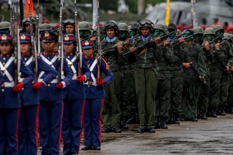 FORÇAS ARMADAS DA VENEZUELA DECLARAM “IRRESTRITA LEALDADE” A PR NICOLÁS MADURO