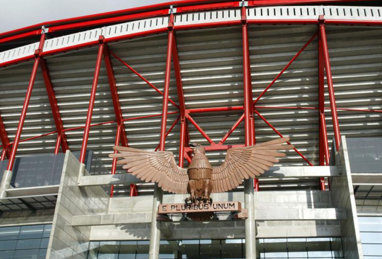 BENFICA PUNIDO COM UM JOGO À PORTA FECHADA DEVIDO A PROCESSOS COM ADEPTOS – IPDJ