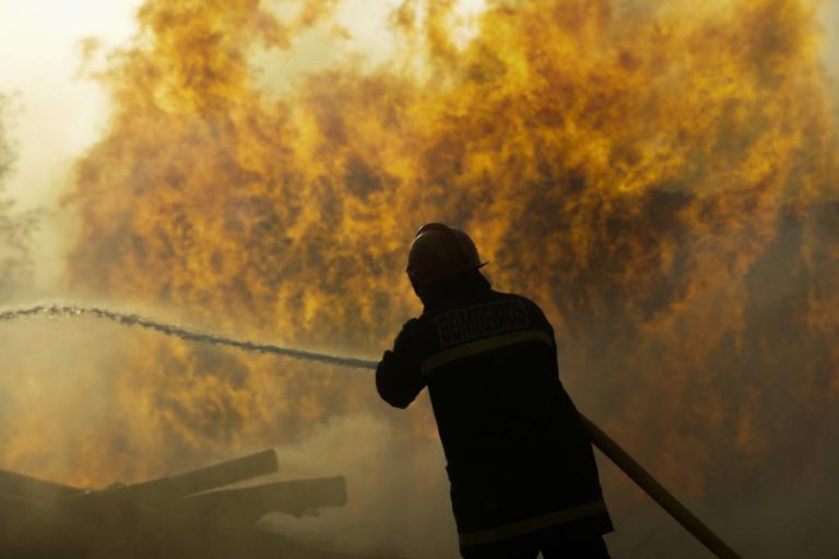MAIS DE MIL OPERACIONAIS COMBATIAM 17 INCÊNDIOS ÀS 14:45