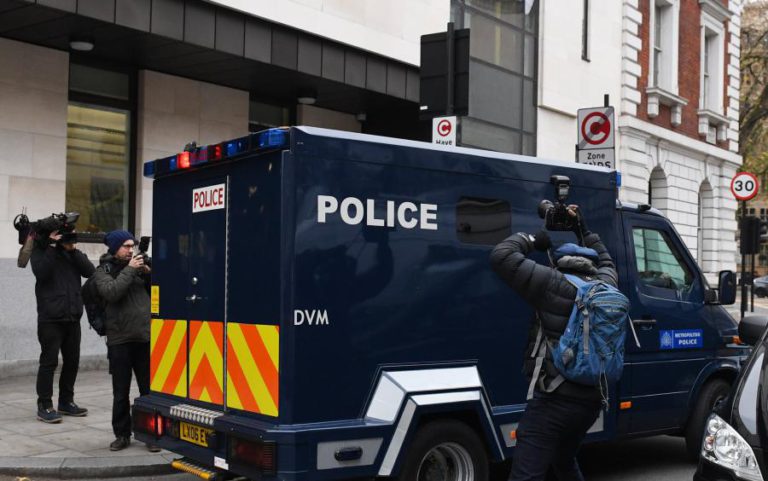 CONDENADO A PRISÃO PERPÉTUA EXTREMISTA QUE QUERIA MATAR PM BRITÂNICA