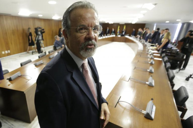 MINISTRO BRASILEIRO DEFENDE QUE O PAÍS DEVE SER GENEROSO COM OS VENEZUELANOS