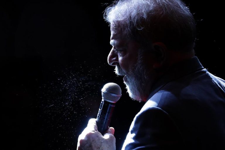 LULA DA SILVA DESAFIA A JUSTIÇA ELEITORAL NAS PRESIDENCIAIS DO BRASIL