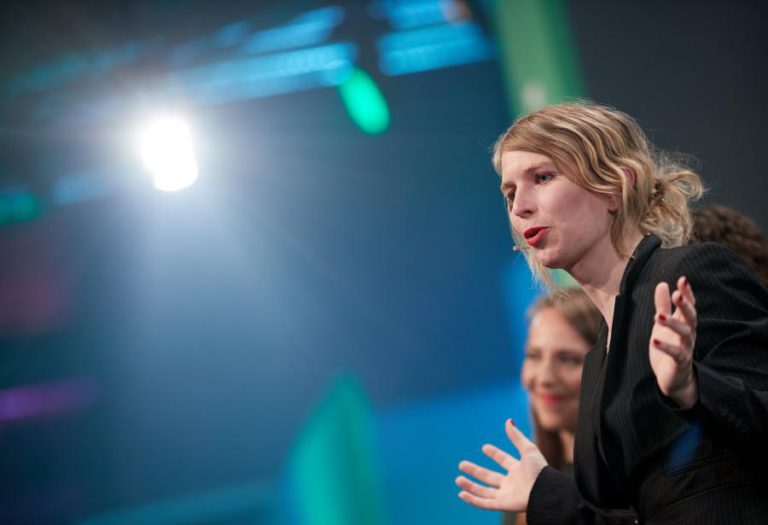 NOVA ZELÂNDIA CONCEDEU AUTORIZAÇÃO ESPECIAL PARA CHELSEA MANNING ENTRAR NO PAÍS