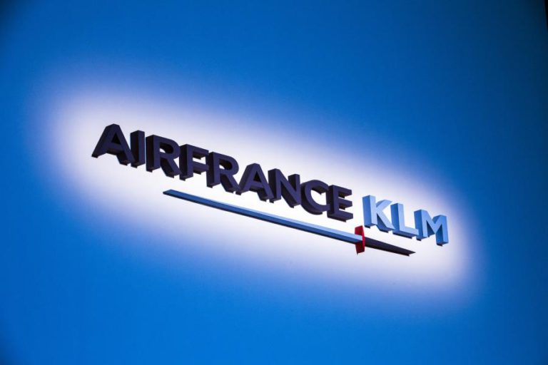 SINDICATOS DA AIR FRANCE RECLAMAM PRESIDENTE FRANCÊS