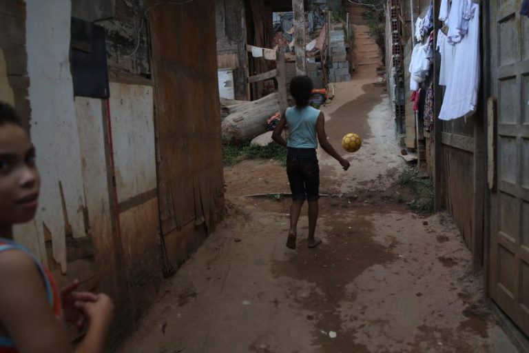 UNICEF DIZ QUE 6 EM CADA 10 CRIANÇAS E ADOLESCENTES BRASILEIROS VIVEM NA POBREZA
