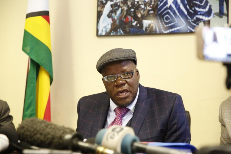 LÍDER DA OPOSIÇÃO DETIDO NO ZIMBABUÉ