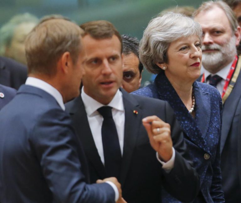 MACRON E MAY REÚNEM-SE HOJE PARA DEBATER SAÍDA DO REINO UNIDO DA UE