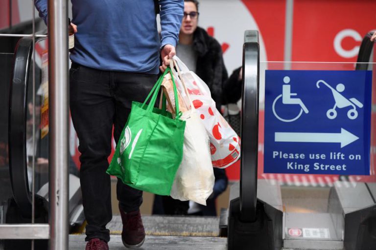 NOVA ZELÂNDIA PLANEIA PROIBIR SACOS PLÁSTICOS ATÉ JULHO DE 2019
