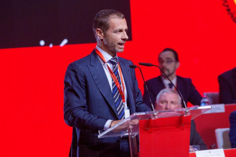 ALEKSANDER CEFERIN RECANDIDATA-SE À PRESIDÊNCIA DA UEFA