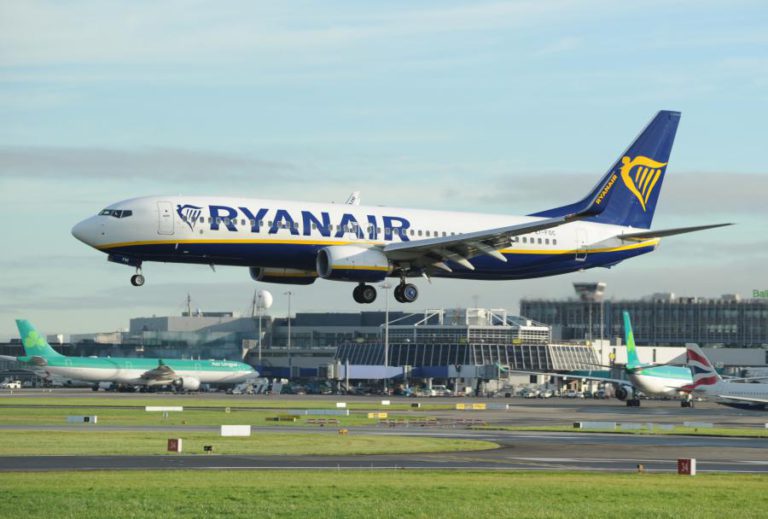 RYANAIR QUER REUNIR-SE COM SINDICATOS DE PILOTOS QUE PREPARAM GREVE PARA DIA 10