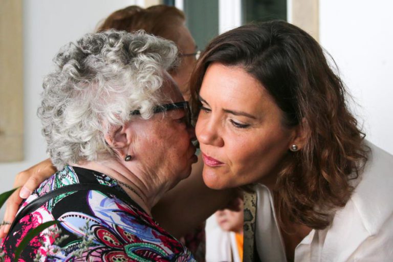 ASSUNÇÃO CRISTAS DECRETA O FIM DO BE COMO “PENDOR MORAL DO REGIME”