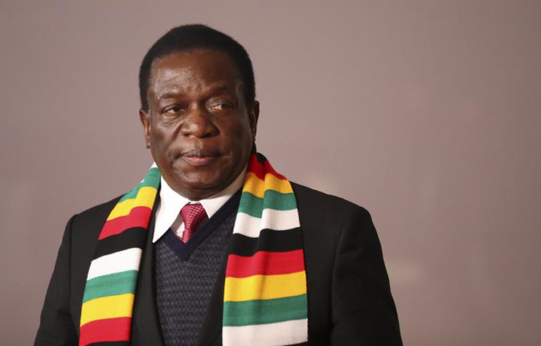 ZIMBABUÉ/ELEIÇÕES: EMMERSON MNANGAGWA PROCLAMADO VENCEDOR À 1.ª VOLTA COM 50,8%