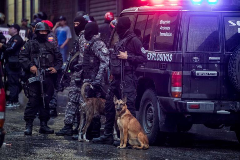 VENEZUELA: MADURO ACUSA HOMÓLOGO COLOMBIANO DE ORDENAR ALEGADO ATENTADO DE QUE FOI ALVO