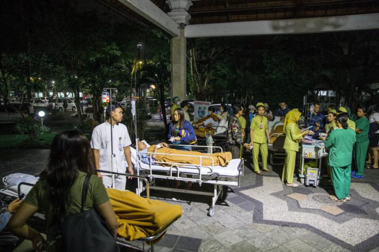 PELO MENOS TRÊS MORTOS NO SISMO NA ILHA INDONÉSIA DE LOMBOK
