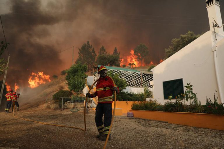 40 KM DE LINHA DA EDP DANIFICADOS PELO INCÊNDIO EM MONCHIQUE E 17 LOCALIDADES SEM ENERGIA