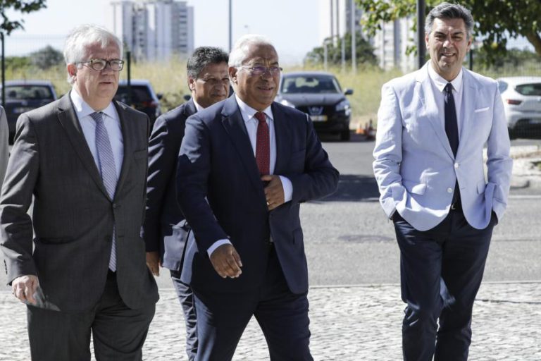 COSTA E MARCELO ARTICULAM DESLOCAÇÕES A MONCHIQUE
