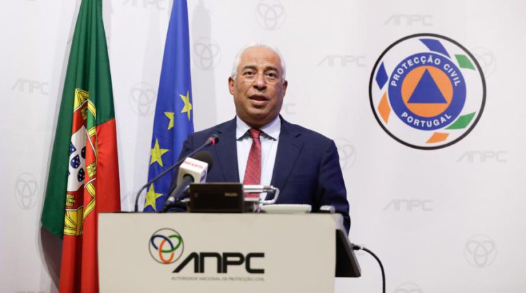 COSTA AVISA QUE FOGO DE MONCHIQUE VAI CONTINUAR NOS PRÓXIMOS DIAS