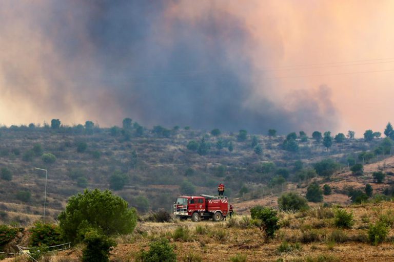 DISPOSITIVO DE COMBATE A INCÊNDIOS AUMENTOU, MAS MELHORIAS NA EFICIÊNCIA DEMORAM ANOS