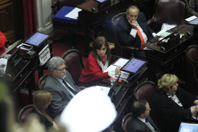 SENADO DA ARGENTINA REJEITA DESPENALIZAÇÃO DO ABORTO