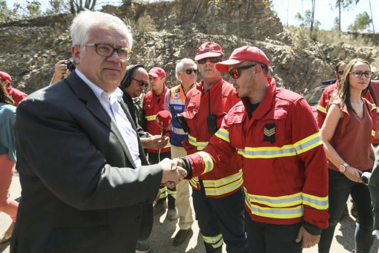 MAI AGRADECE AOS CORPOS DE BOMBEIROS QUE COMBATERAM EM MONCHIQUE