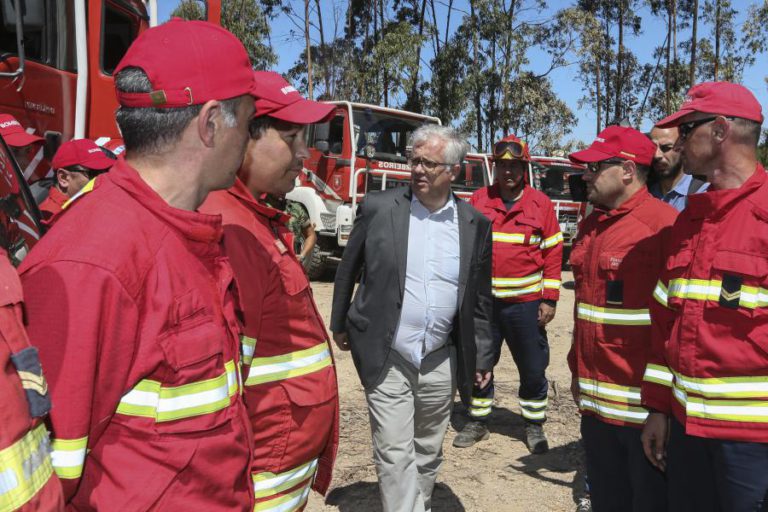 MINISTRO ALERTA AUTARCAS PARA DELIBERAÇÕES SOBRE DESCENTRALIZAÇÃO SEM “VALOR JURÍDICO”