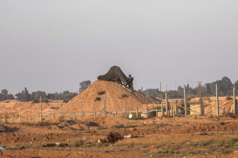 ISRAEL FECHA A PASSAGEM COM A FAIXA DE GAZA