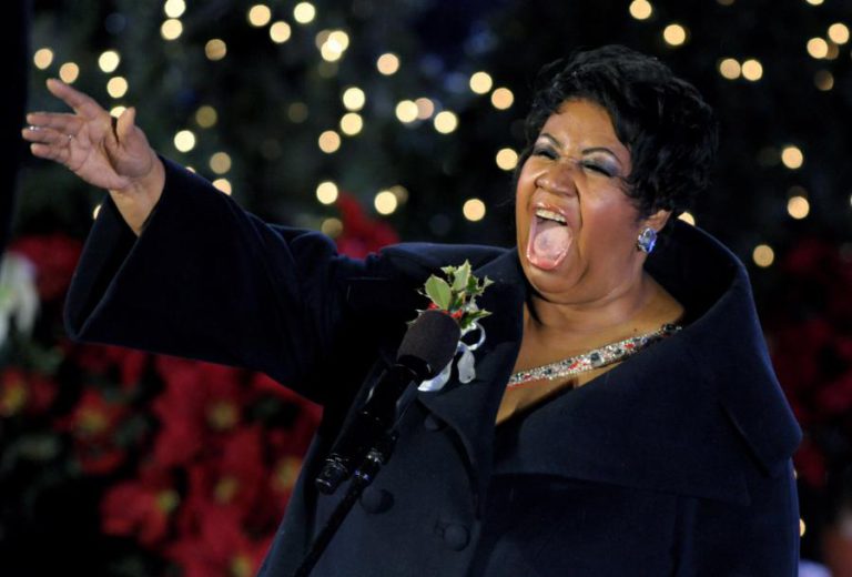 CANTORA ARETHA FRAKNLIN ESTÁ GRAVEMENTE DOENTE EM DETROIT