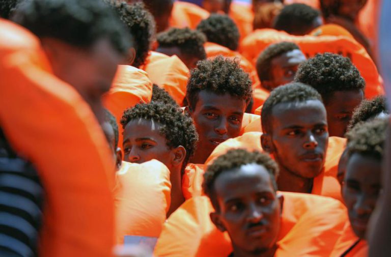 CÓRSEGA VOLTA A DISPONIBILIZAR-SE PARA ACOLHER NAVIO COM 141 MIGRANTES A BORDO