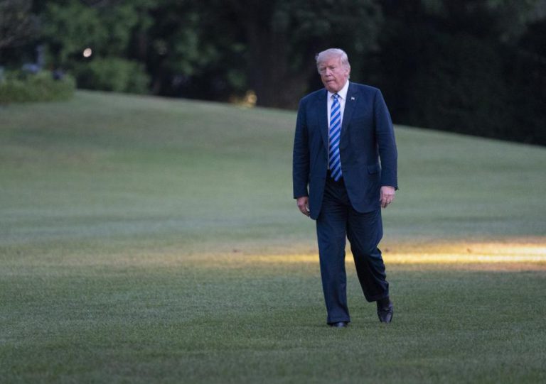 TRUMP VOLTA A CRITICAR MEDIA EM DIA DE CAMPANHA PELA LIBERDADE DE IMPRENSA