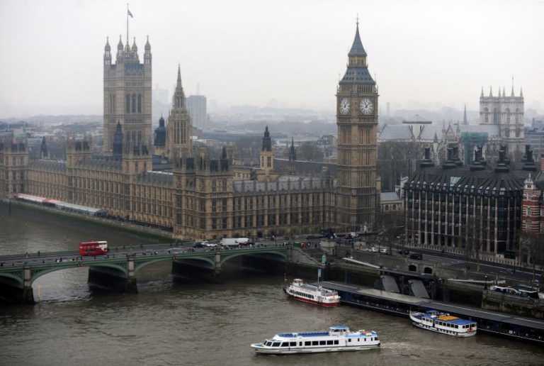 NENHUM DOS FERIDOS NO INCIDENTE EM LONDRES CORRE RISCO DE VIDA