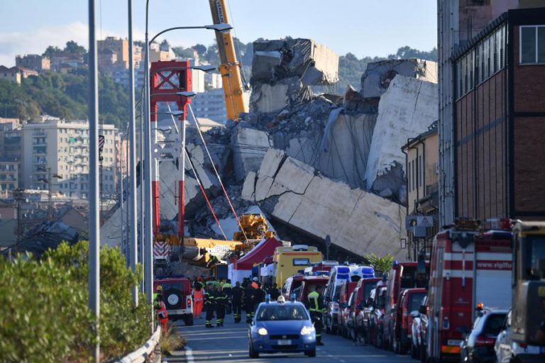 BALANÇO DE MORTOS NA QUEDA DA PONTE EM GÉNOVA SOBE PARA 38