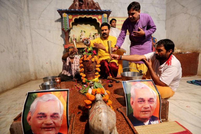 ANTIGO PRIMEIRO-MINISTRO INDIANO ATAL BIHARI VAJPAYEE MORRE AOS 93 ANOS